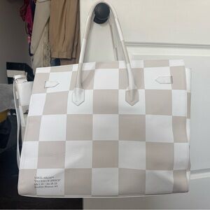 Off-White c/o x Brooklyn Museum
FOS 04 Square XL Tote